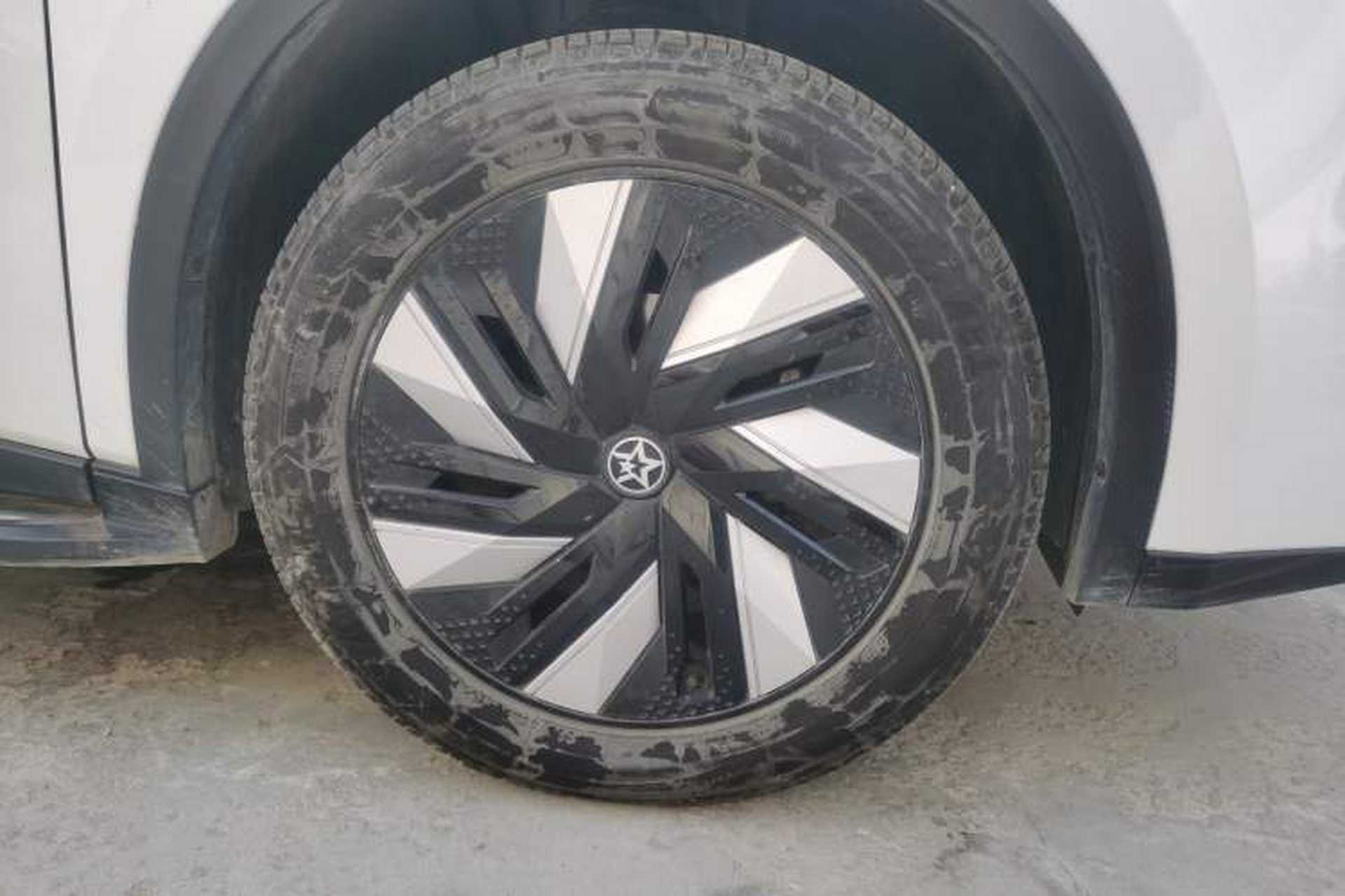 Used Venucia V DD-i 2023 60km iD Version Right Front Wheel Hub