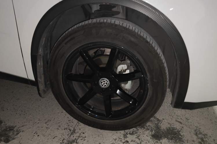 Used Venucia V DD-i 2023 60km iD Joy Ride Edition Right Front Wheel Hub