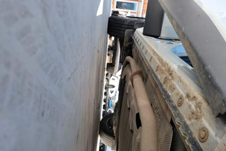 Used Venucia V DD-i 2023 60km iD Version Right Side Sill