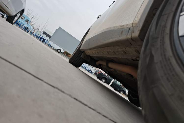 Used Venucia V DD-i 2023 110 km iE Version Right Side Sill