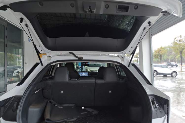 Used Venucia V DD-i 2023 110 km iE Version Trunk