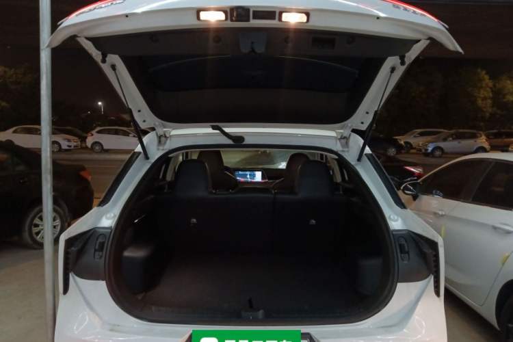 Used Venucia V DD-i 2023 110 km iE Version Trunk