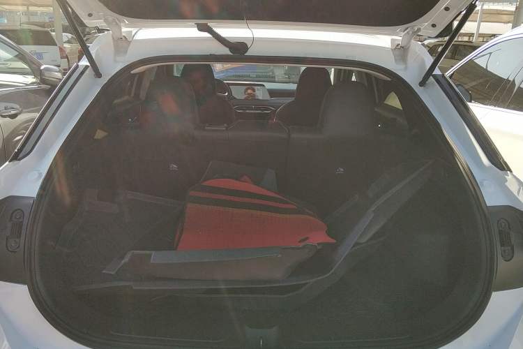 Used Venucia V DD-i 2023 110 km iE Version Trunk