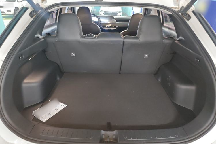 Used Venucia V DD-i 2023 110km iT Version Trunk