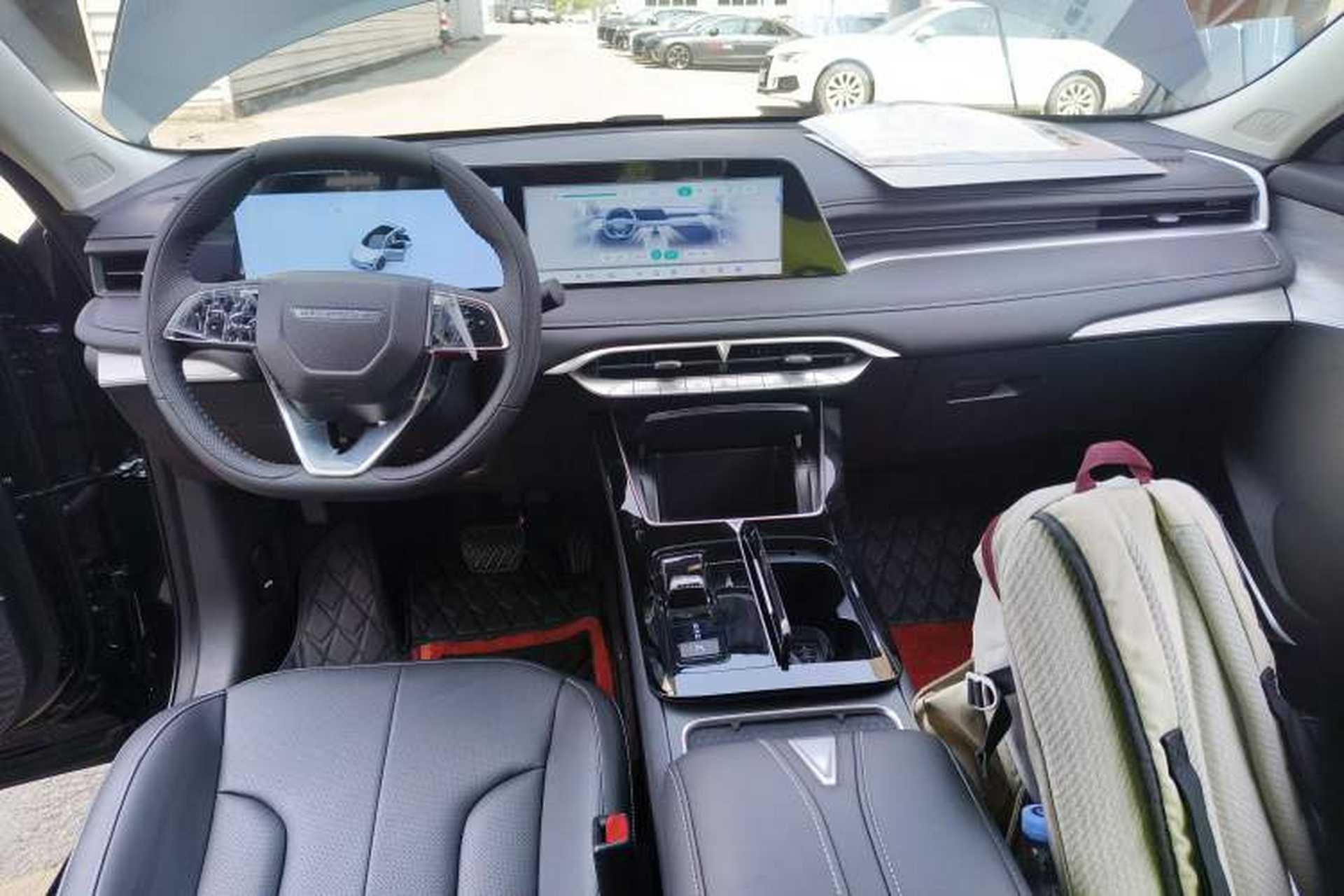 Used Venucia V DD-i 2025 Orca 150km Joyful Journey Edition Center Console