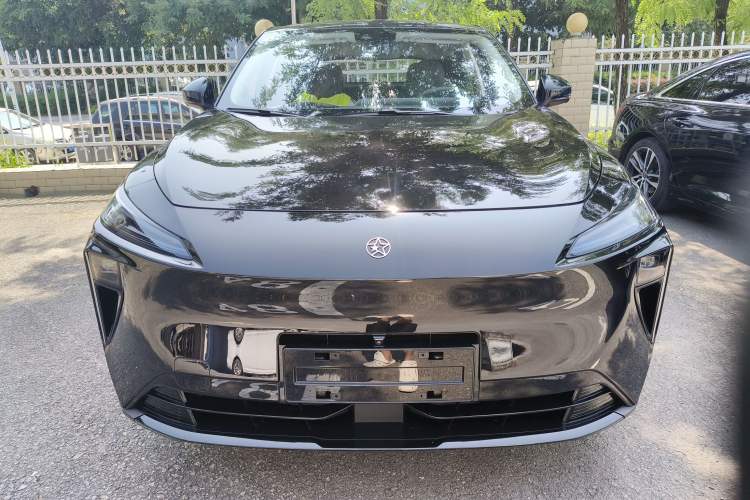 Used Venucia V DD-i 2025 Orca 150km Joyful Journey Edition Front