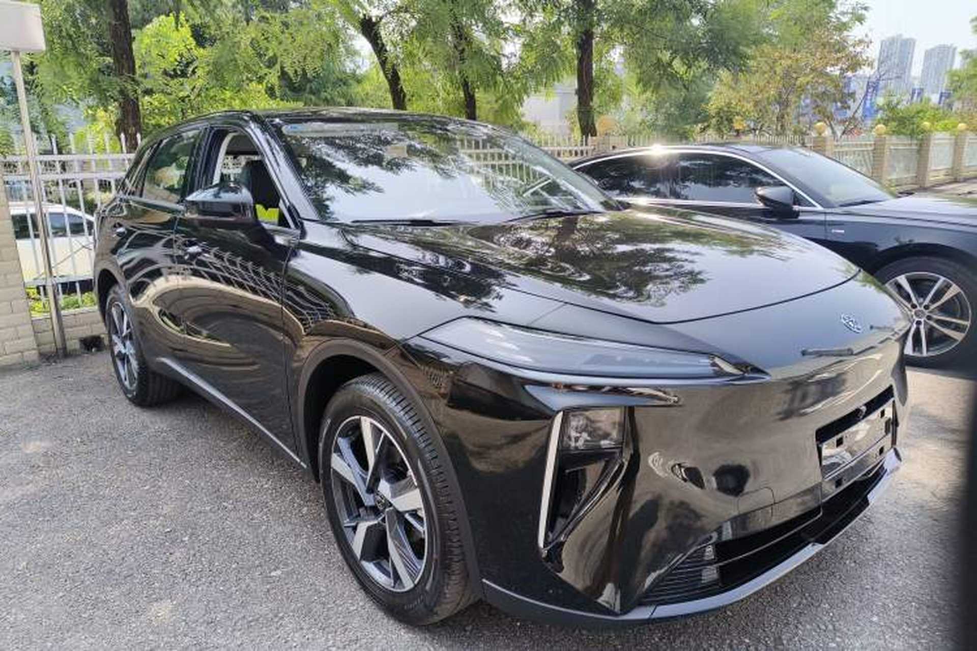 Used Venucia V DD-i 2025 Orca 150km Joyful Journey Edition Front Right 45 Deg