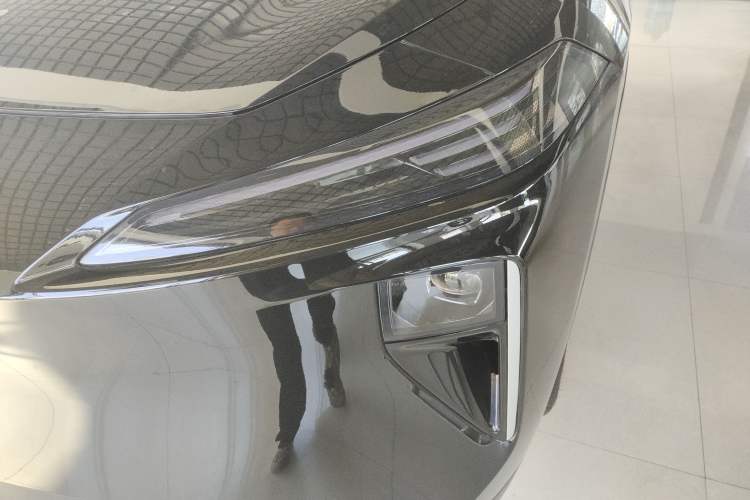 Used Venucia V DD-i 2025 Orca 150km Joyful Journey Edition Left Front Headlight