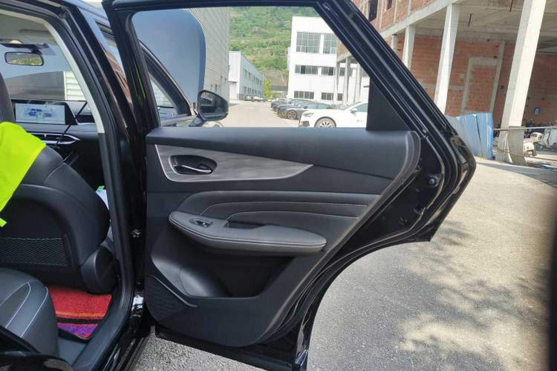 Used Venucia V DD-i 2025 Orca 150km Joyful Journey Edition Right Rear Door Interior