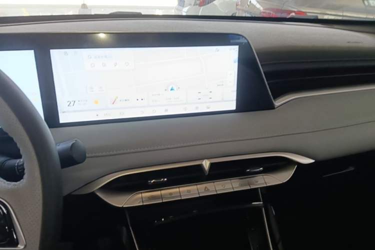 Used Venucia V DD-i 2025 Orca 150km Joyful Journey Edition Audio And AC Panel