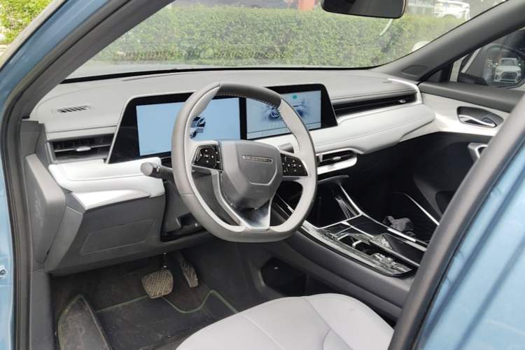 Used Venucia V DD-i 2025 Orca 150km Joyful Journey Edition Center Console