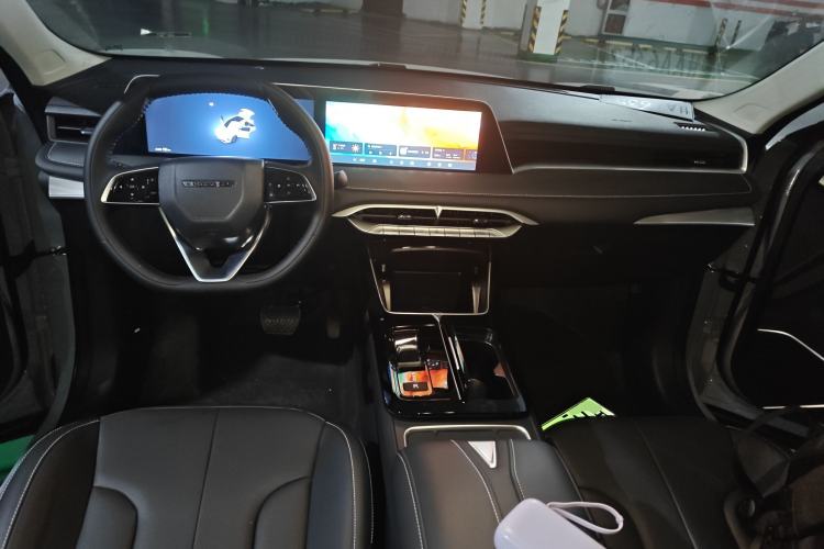 Used Venucia V DD-i 2025 Orca 150km Joyful Journey Edition Center Console