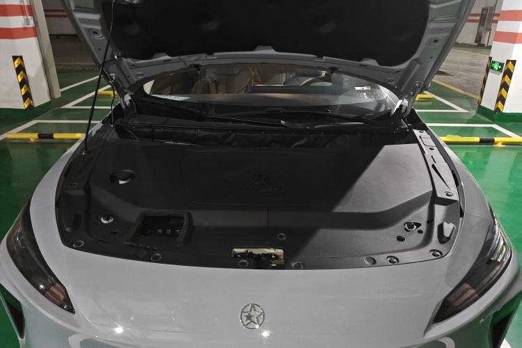 Used Venucia V DD-i 2025 Orca 150km Joyful Journey Edition Engine Bay