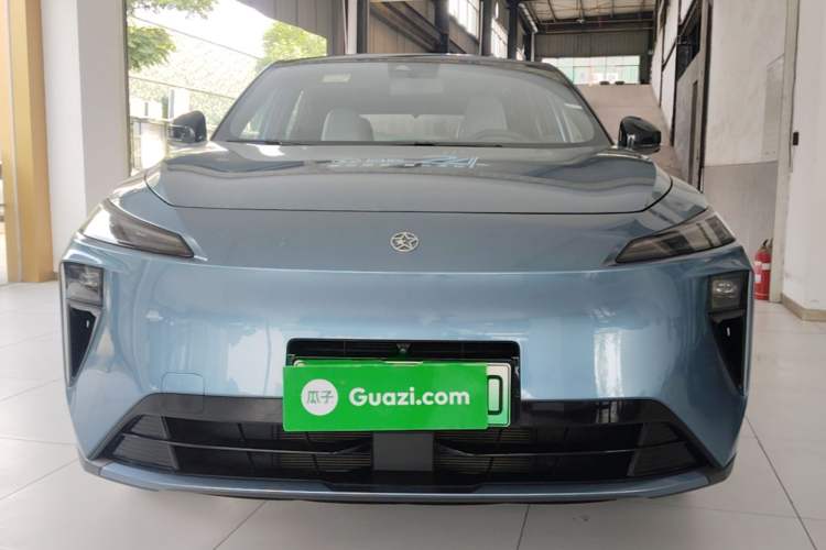 Used Venucia V DD-i 2025 Orca 150km Joyful Journey Edition Front