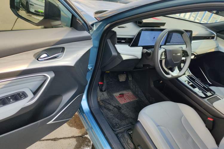 Used Venucia V DD-i 2025 Orca 150km Joyful Journey Edition Interior 3