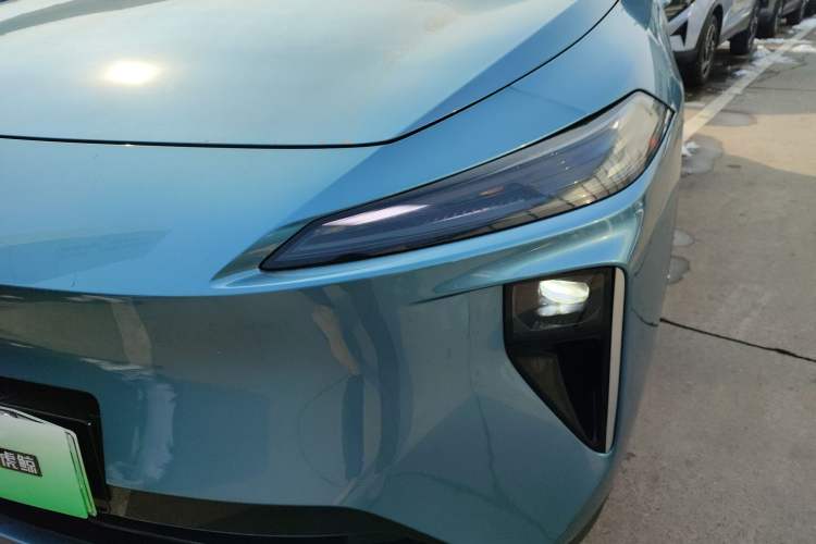 Used Venucia V DD-i 2025 Orca 150km Joyful Journey Edition Left Front Headlight