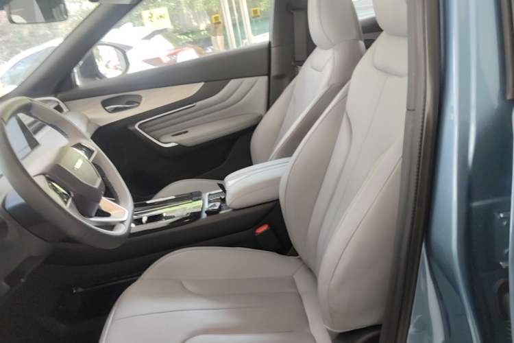Used Venucia V DD-i 2025 Orca 150km Joyful Journey Edition Left Front Seat