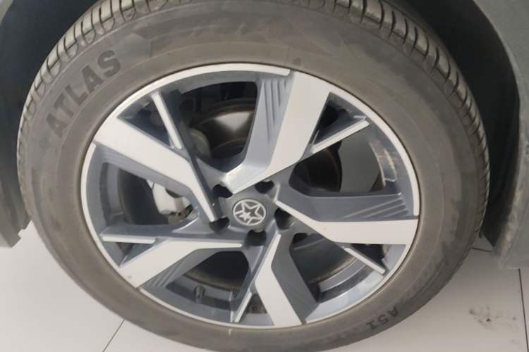 Used Venucia V DD-i 2025 Orca 150km Joyful Journey Edition Left Front Wheel Hub