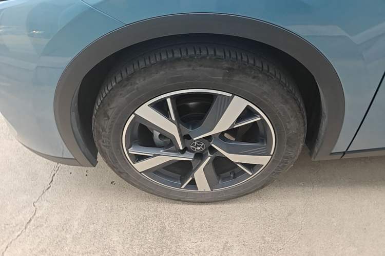 Used Venucia V DD-i 2025 Orca 150km Joyful Journey Edition Left Front Wheel Hub