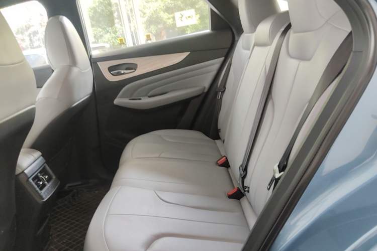 Used Venucia V DD-i 2025 Orca 150km Joyful Journey Edition Left Rear Seat