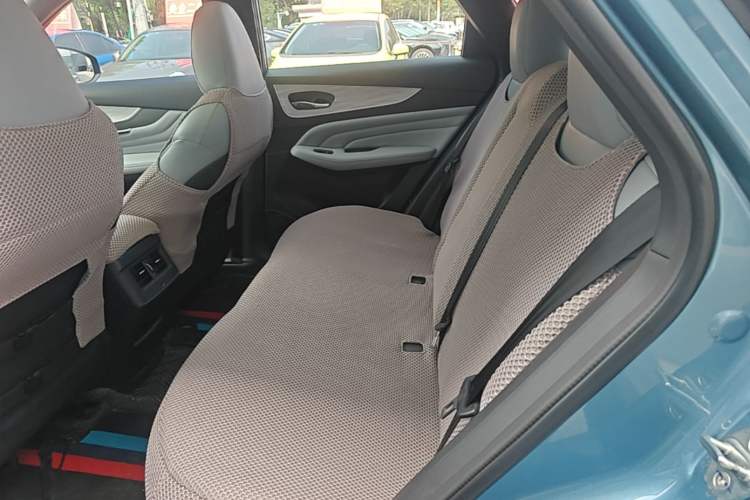 Used Venucia V DD-i 2025 Orca 150km Joyful Journey Edition Left Rear Seat
