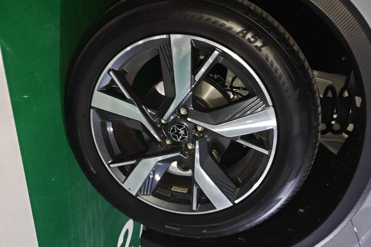 Used Venucia V DD-i 2025 Orca 150km Joyful Journey Edition Right Front Wheel Hub