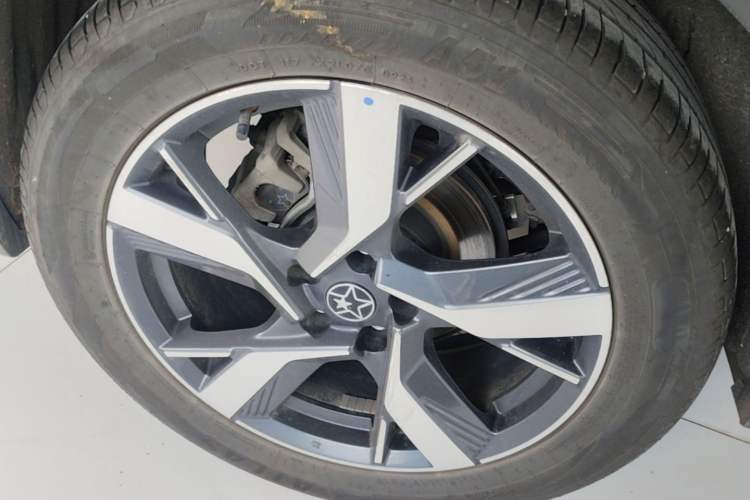 Used Venucia V DD-i 2025 Orca 150km Joyful Journey Edition Right Rear Wheel Hub