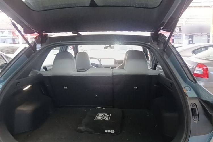 Used Venucia V DD-i 2025 Orca 150km Joyful Journey Edition Trunk