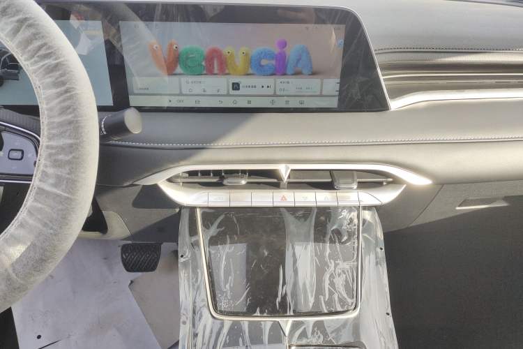 Used Venucia V DD-i 2025 Orca 150km Joyful Journey Edition Audio And AC Panel