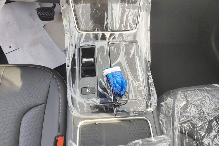 Used Venucia V DD-i 2025 Orca 150km Joyful Journey Edition Gear Lever