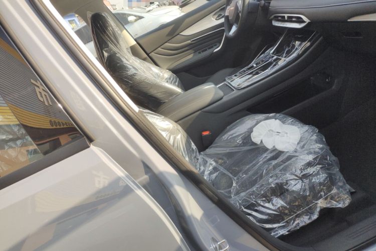Used Venucia V DD-i 2025 Orca 150km Joyful Journey Edition Right Front Seat