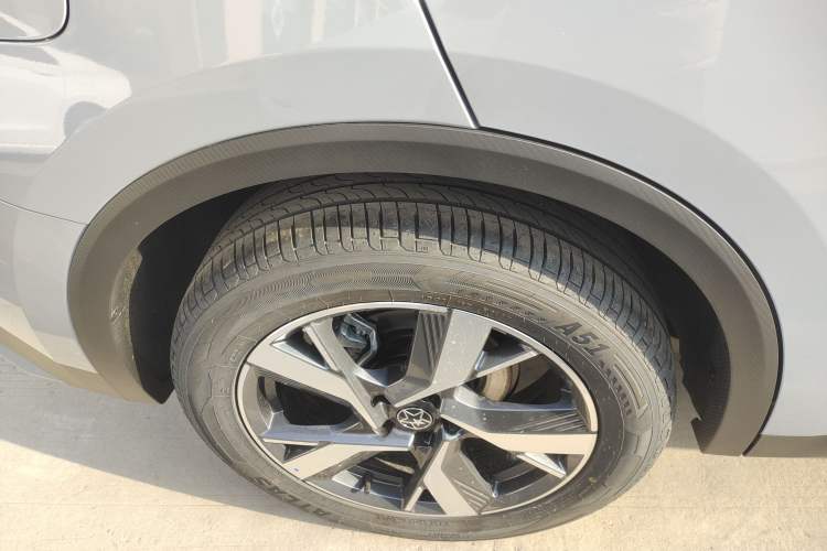 Used Venucia V DD-i 2025 Orca 150km Joyful Journey Edition Right Rear Wheel Hub