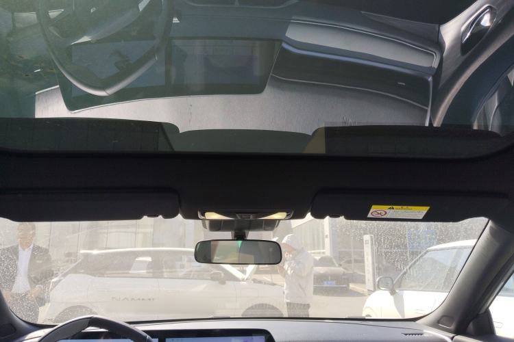 Used Venucia V DD-i 2025 Orca 150km Joyful Journey Edition Headliner