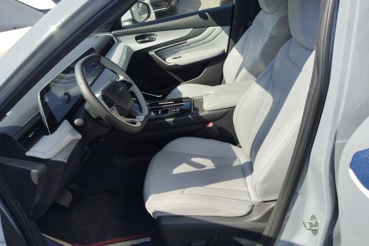 Used Venucia V DD-i 2025 Orca 150km Joyful Journey Edition Left Front Seat