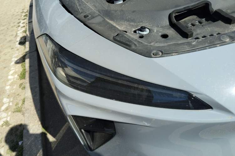 Used Venucia V DD-i 2025 Orca 150km Joyful Journey Edition Right Front Headlight
