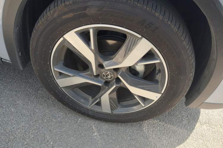 Used Venucia V DD-i 2025 Orca 150km Joyful Journey Edition Right Front Wheel Hub