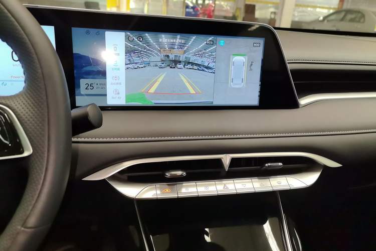 Used Venucia V DD-i 2025 Orca 150km Joyful Journey Edition Audio And AC Panel