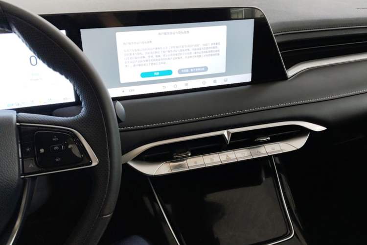 Used Venucia V DD-i 2025 Orca 150km Joyful Journey Edition Audio And AC Panel