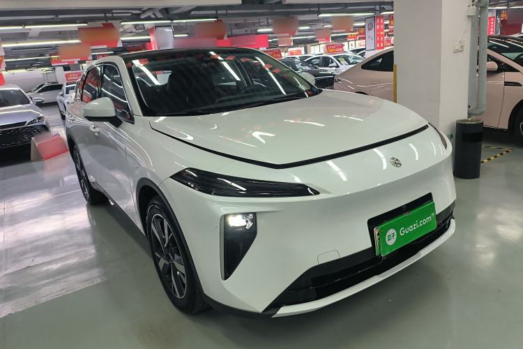 Used Venucia V DD-i 2025 Orca 150km Joyful Journey Edition Front Right 45 Deg