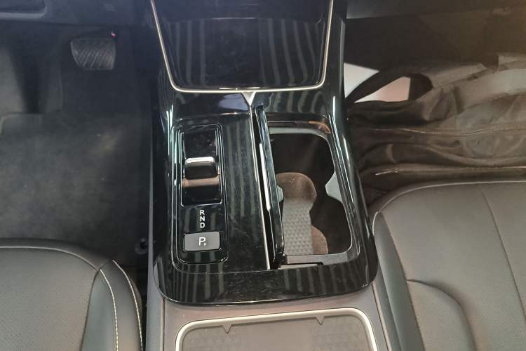 Used Venucia V DD-i 2025 Orca 150km Joyful Journey Edition Gear Lever
