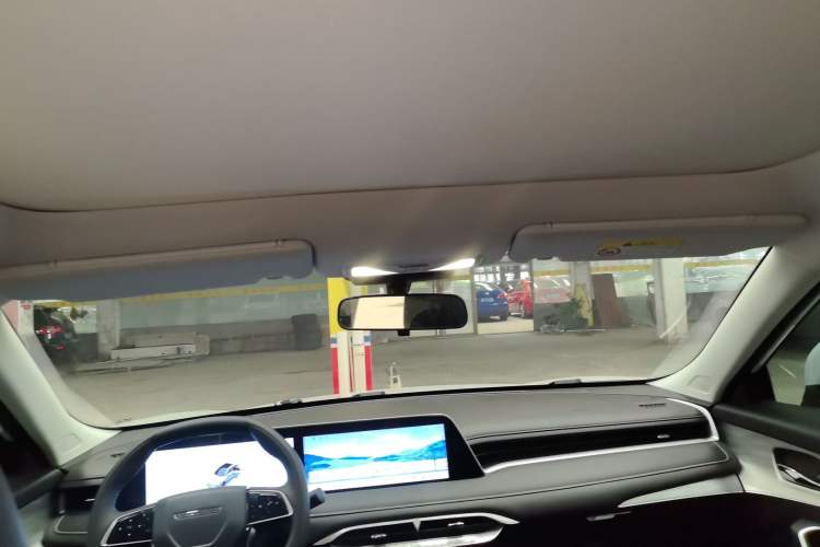 Used Venucia V DD-i 2025 Orca 150km Joyful Journey Edition Headliner