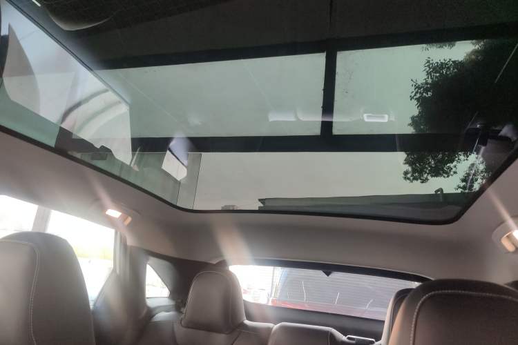 Used Venucia V DD-i 2025 Orca 150km Comfort Edition Headliner