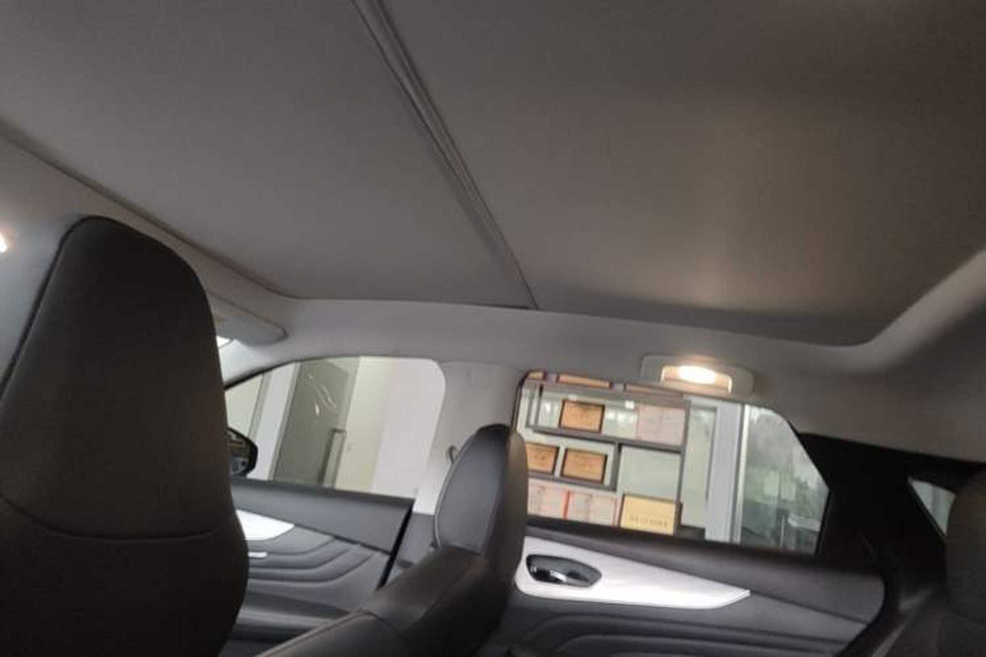 Used Venucia V DD-i 2025 Orca 150km Joyful Journey Edition Headliner
