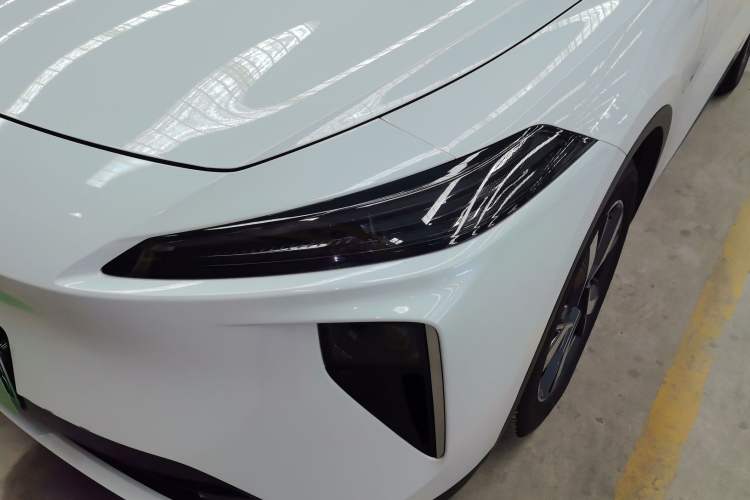Used Venucia V DD-i 2025 Orca 150km Joyful Journey Edition Left Front Headlight