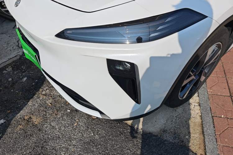 Used Venucia V DD-i 2025 Orca 150km Joyful Journey Edition Left Front Headlight
