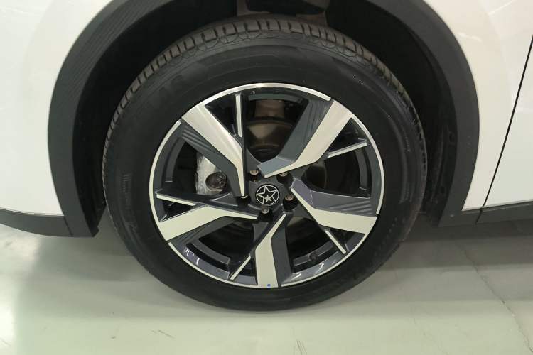 Used Venucia V DD-i 2025 Orca 150km Joyful Journey Edition Left Front Wheel Hub