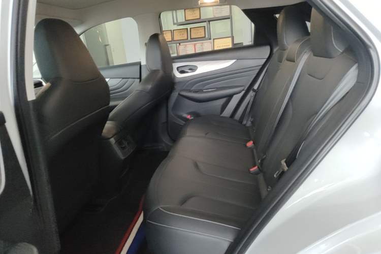 Used Venucia V DD-i 2025 Orca 150km Joyful Journey Edition Left Rear Seat