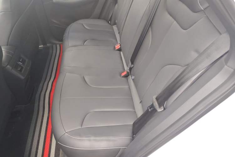 Used Venucia V DD-i 2025 Orca 150km Joyful Journey Edition Left Rear Seat