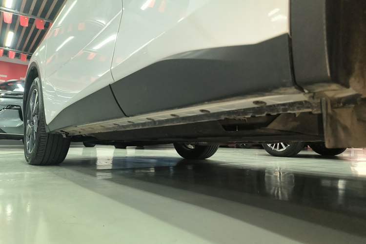 Used Venucia V DD-i 2025 Orca 150km Joyful Journey Edition Left Side Sill