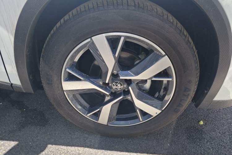 Used Venucia V DD-i 2025 Orca 150km Joyful Journey Edition Right Front Wheel Hub